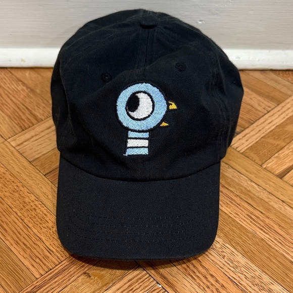 Mo Willem’s Pigeon Black Cap with Blue Bird Embroidery - Picture 1 of 3